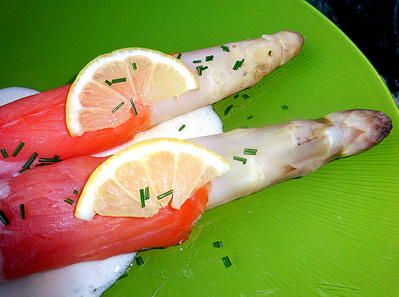 Asperges en robe de Saumon -- 28/05/20