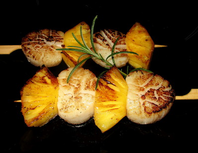 Brochettes de St-Jacques  l'Ananas Victoria -- 08/11/16